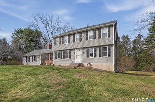 88 Nob Hill Road, Cheshire, CT 06410