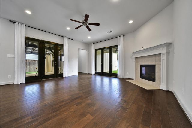 118 Grant Cove Drive, Montgomery, TX 77316