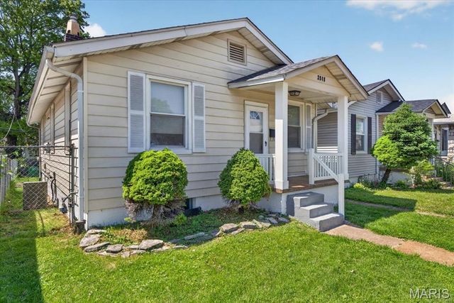 3940 Randall Street, St Louis, MO 63116