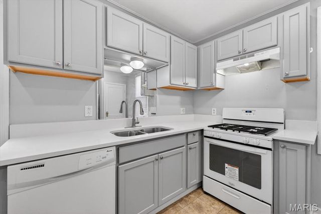 3940 Randall Street, St Louis, MO 63116