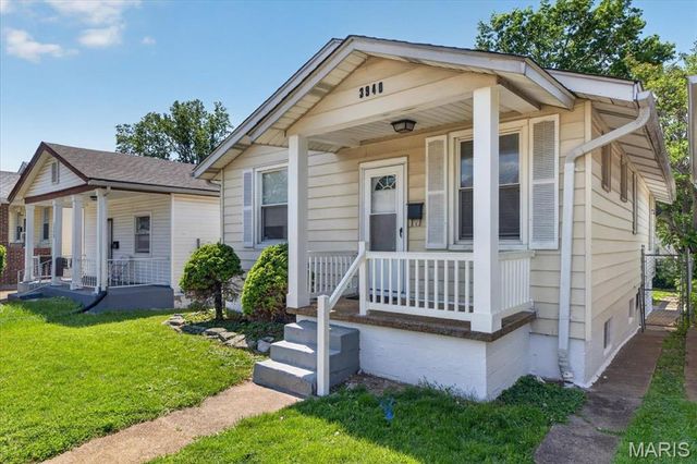 3940 Randall Street, St Louis, MO 63116