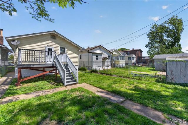 3940 Randall Street, St Louis, MO 63116