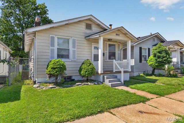 3940 Randall Street, St Louis, MO 63116