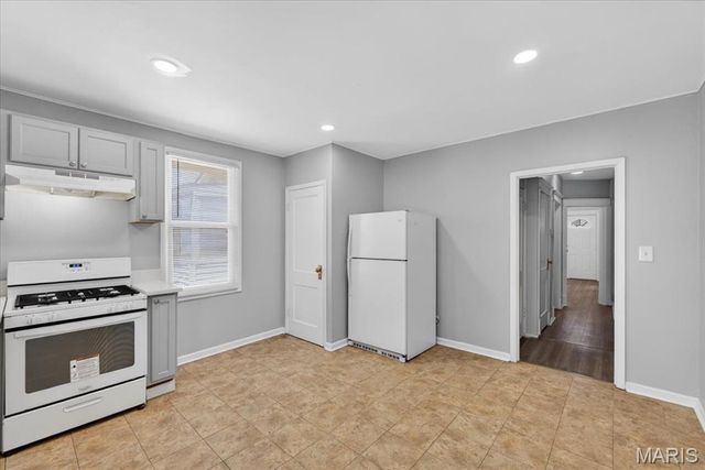 3940 Randall Street, St Louis, MO 63116