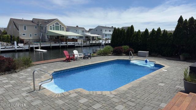 206 Pointe Drive, Mantoloking, NJ 08738