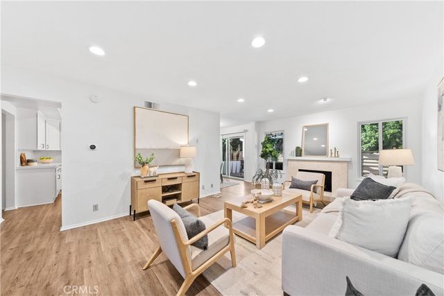 51 Ashbrook 67, Irvine, CA 92604