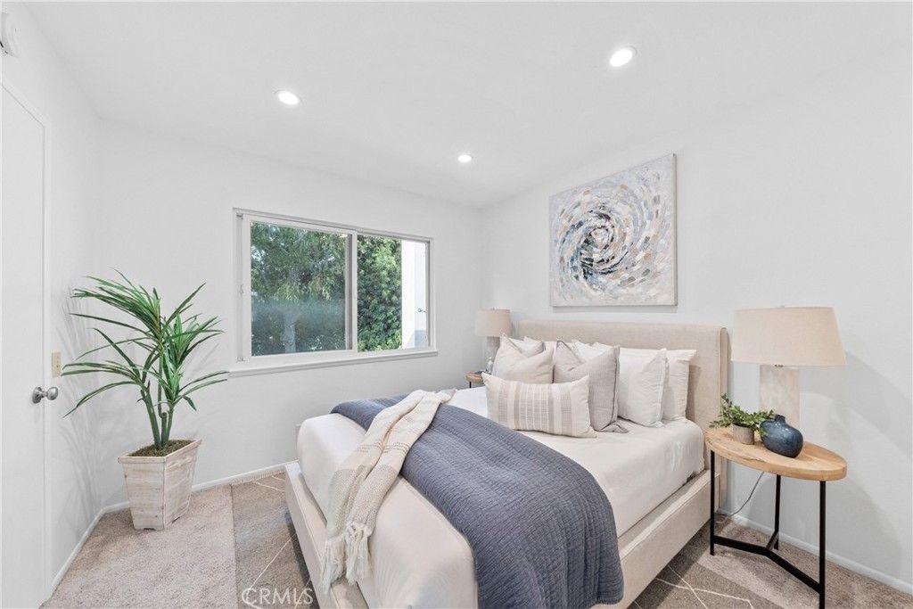Image 11 of property listing at 51 Ashbrook 67, Irvine, CA 92604