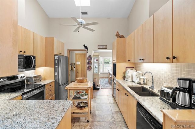 6120 N Misty Oak Terrace, Beverly Hills, FL 34465