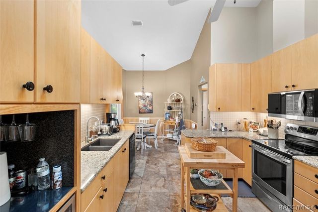 6120 N Misty Oak Terrace, Beverly Hills, FL 34465