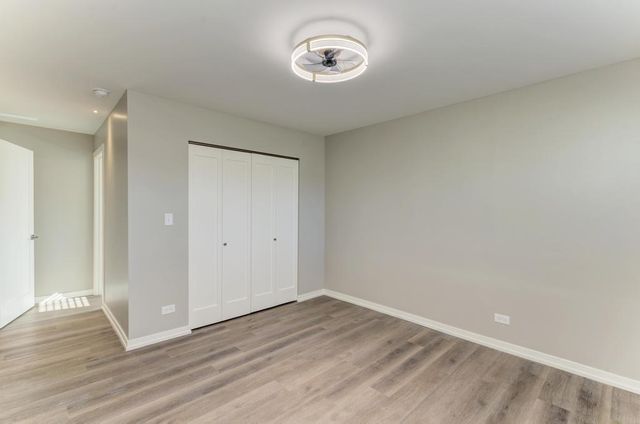 935 Elmwood Lane, Elk Grove Village, IL 60007