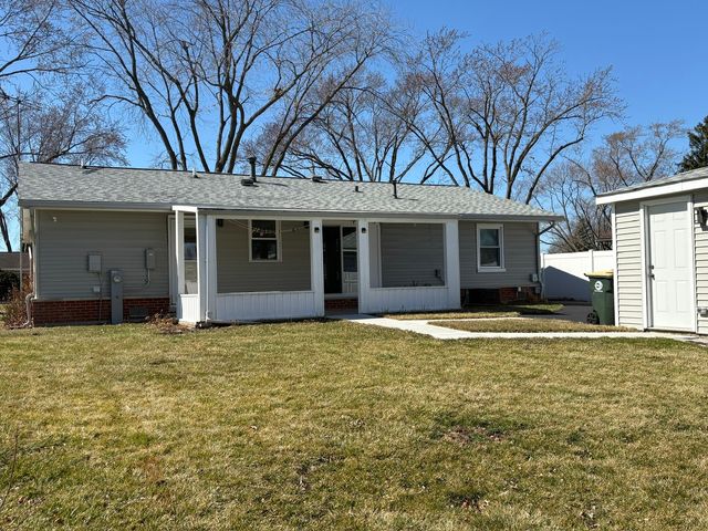 935 Elmwood Lane, Elk Grove Village, IL 60007