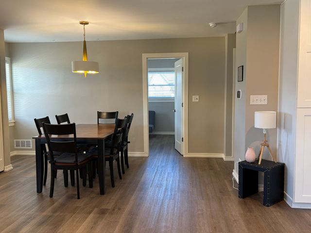 935 Elmwood Lane, Elk Grove Village, IL 60007