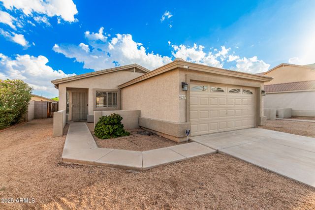 6237 W RAYMOND Street, Phoenix, AZ 85043