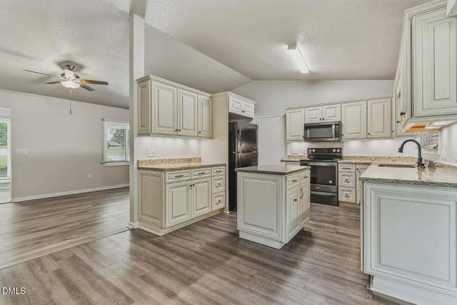 102 Oaklake Court, Fuquay Varina, NC 27526