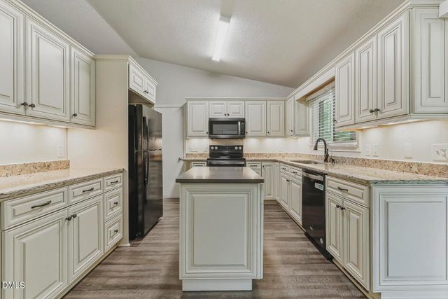 102 Oaklake Court, Fuquay Varina, NC 27526