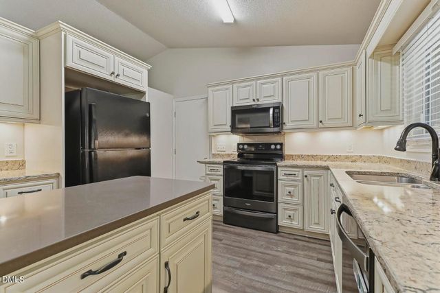 102 Oaklake Court, Fuquay Varina, NC 27526