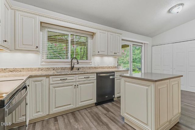 102 Oaklake Court, Fuquay Varina, NC 27526