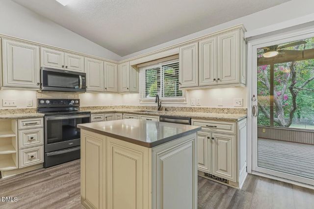 102 Oaklake Court, Fuquay Varina, NC 27526