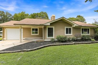 102 Oaklake Court, Fuquay Varina, NC 27526