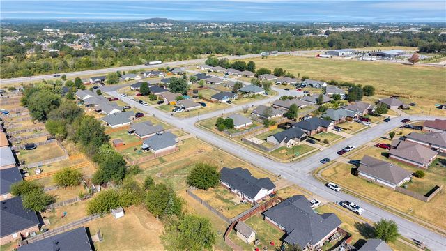 1141 Morgan Haley Lane, Springdale, AR 72764