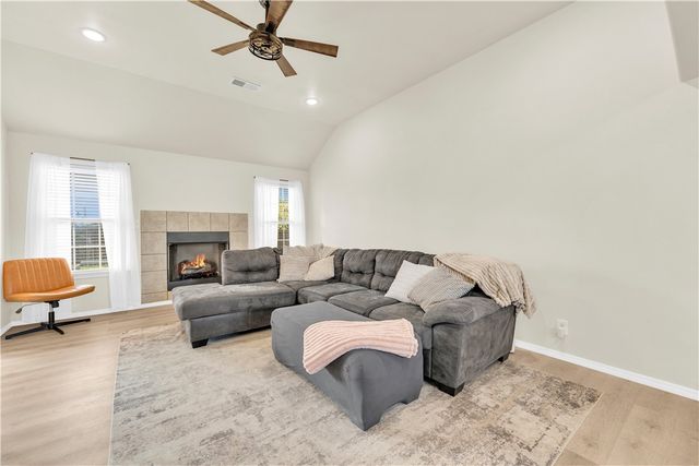 1141 Morgan Haley Lane, Springdale, AR 72764