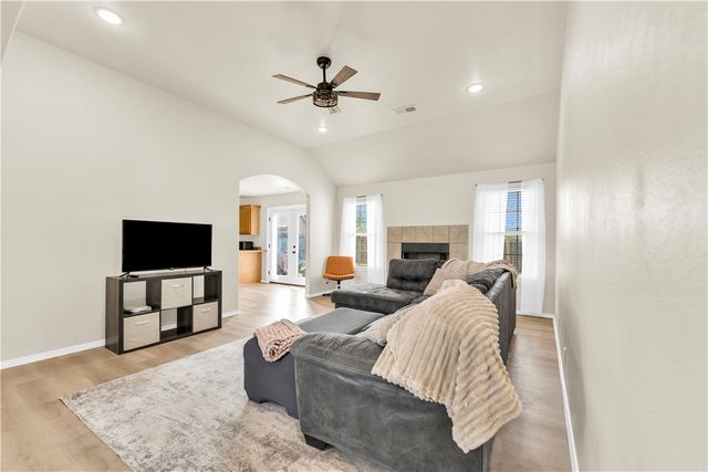 1141 Morgan Haley Lane, Springdale, AR 72764