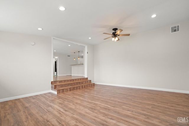 3003 Buena Vista Street, Bakersfield, CA 93304