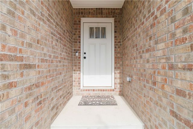 430 Snapdragon Drive, Centerton, AR 72719