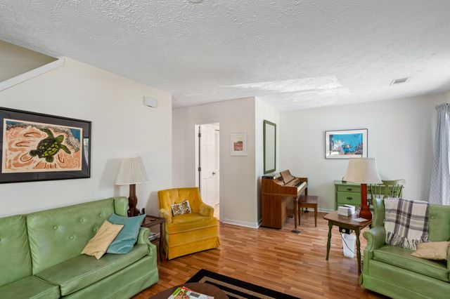 1717 Greystone Apt 14, Mount Pleasant, SC 29464
