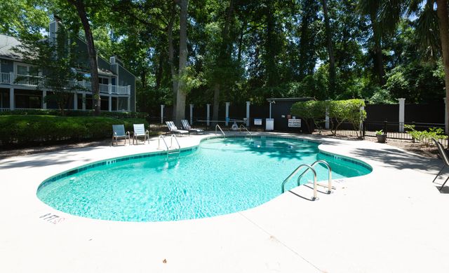1717 Greystone Apt 14, Mount Pleasant, SC 29464