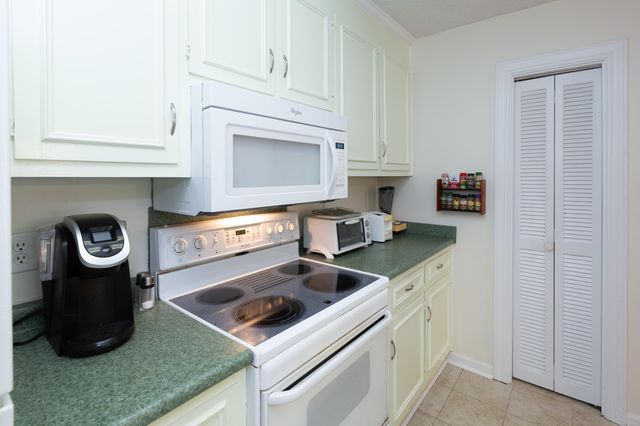 1717 Greystone Apt 14, Mount Pleasant, SC 29464