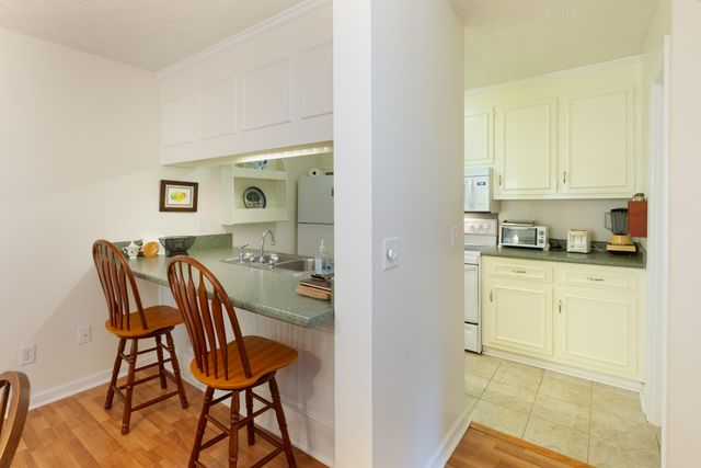 1717 Greystone Apt 14, Mount Pleasant, SC 29464