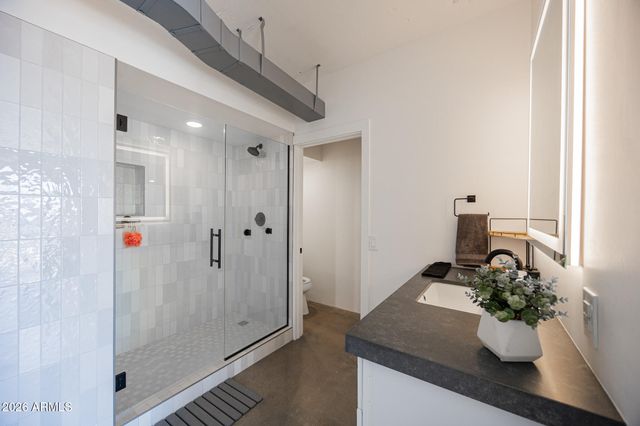 207 W CLARENDON Avenue B22, Phoenix, AZ 85013