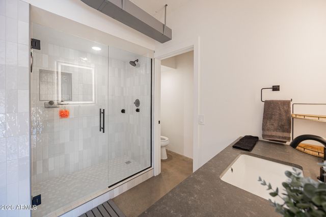 207 W CLARENDON Avenue B22, Phoenix, AZ 85013