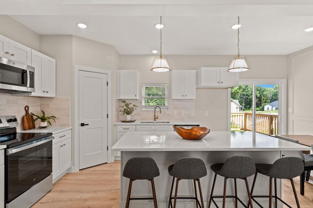 414 SUGARBERRY DR, Columbia, MO 65201