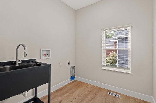 414 SUGARBERRY DR, Columbia, MO 65201