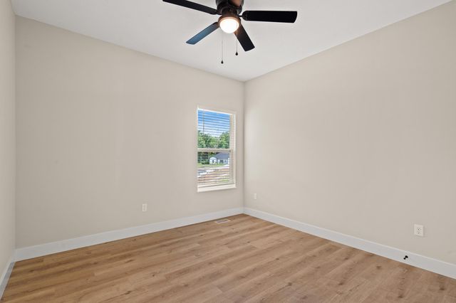 414 SUGARBERRY DR, Columbia, MO 65201