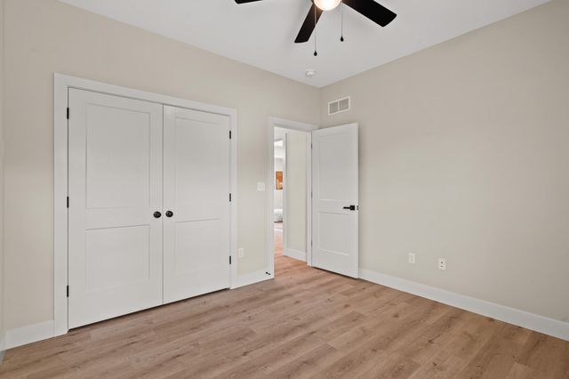 414 SUGARBERRY DR, Columbia, MO 65201