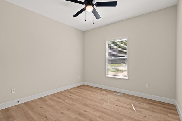 414 SUGARBERRY DR, Columbia, MO 65201