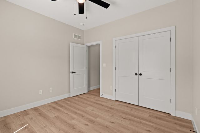 414 SUGARBERRY DR, Columbia, MO 65201