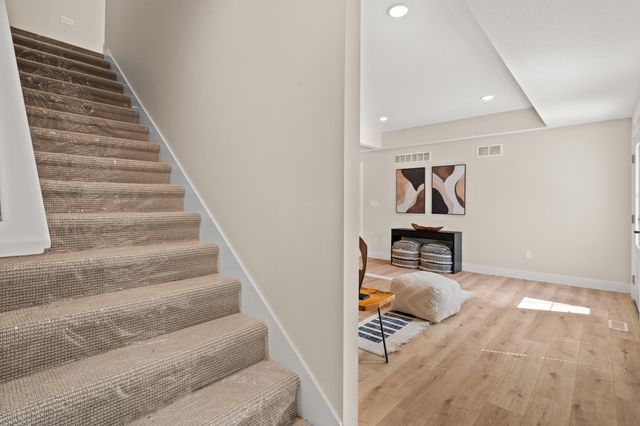 414 SUGARBERRY DR, Columbia, MO 65201