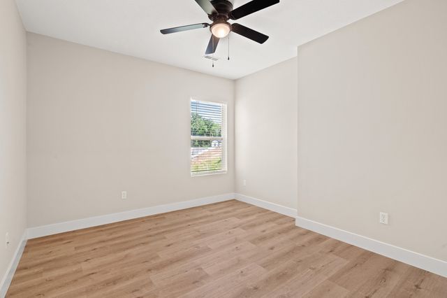 414 SUGARBERRY DR, Columbia, MO 65201