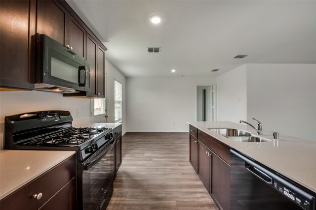 8445 Fawn Creek Drive, Fort Worth, TX 76123