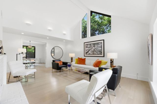 1135 Emerson Street, Palo Alto, CA 94301