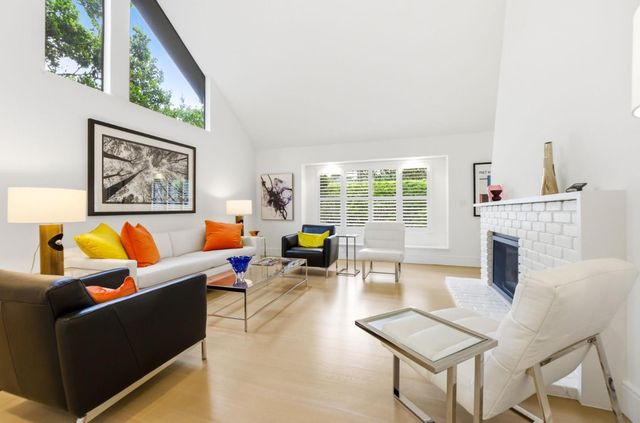 1135 Emerson Street, Palo Alto, CA 94301