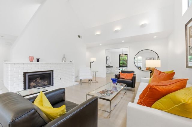 1135 Emerson Street, Palo Alto, CA 94301