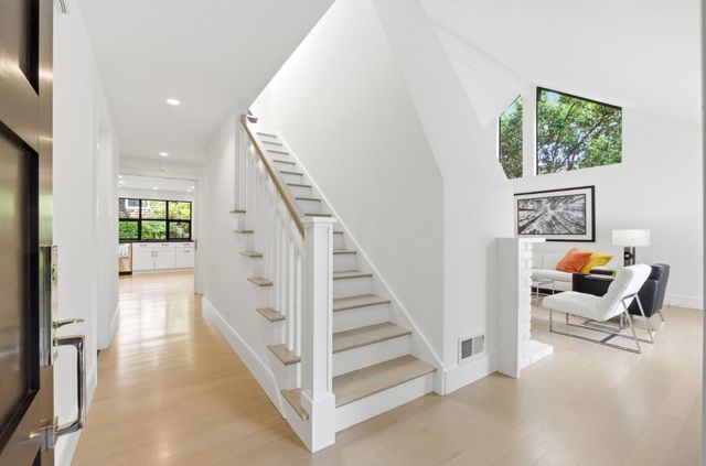 1135 Emerson Street, Palo Alto, CA 94301