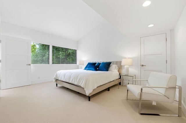 1135 Emerson Street, Palo Alto, CA 94301