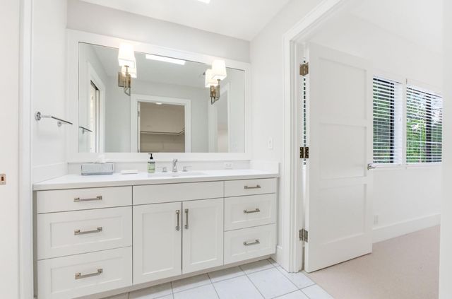 1135 Emerson Street, Palo Alto, CA 94301