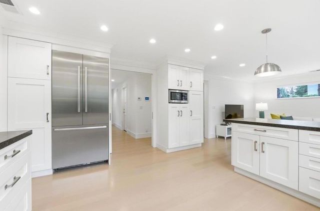 1135 Emerson Street, Palo Alto, CA 94301